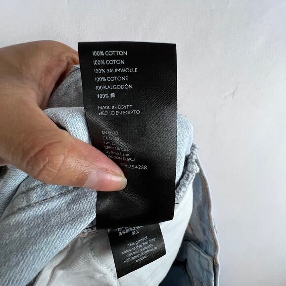 Urban Outfitters Women's Shorts Sz 27 Girlfriend High-Rise Distressed Blue Denim - Picture 8 of 8